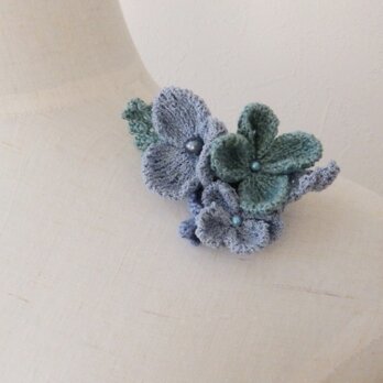 シルク花のブローチ　ブルー・グリンの画像