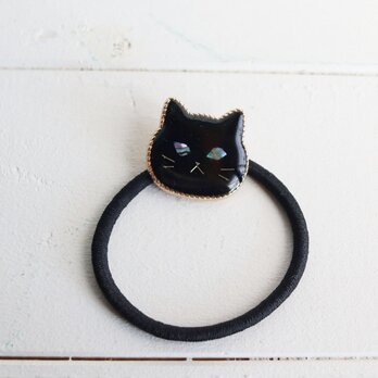 ウルウルおめめの猫ヘアゴム（クロさん）ブラック・螺鈿風・黒猫の画像