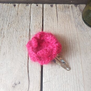 ニットのふわふわお花のパッチンピン