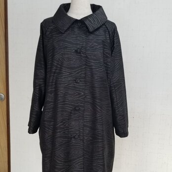 大島紬リメイク　大きいサイズ　総裏付き大きな襟のコートの画像
