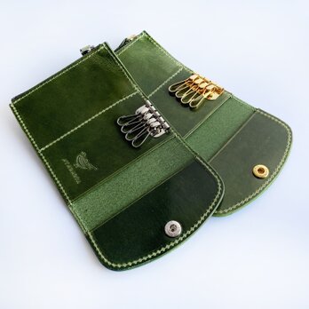 うるつや☆グリーンのファスナーポケット付きキーケース　（イタリアンレザー　IBIZA使用）　選べるキー金具色　の画像
