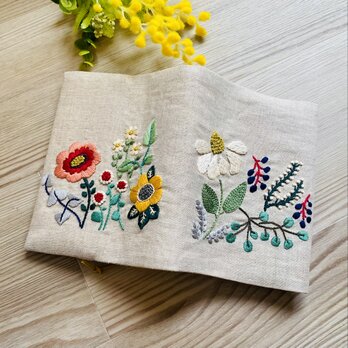 手刺繍ブックカバー ＊花　文庫本の画像