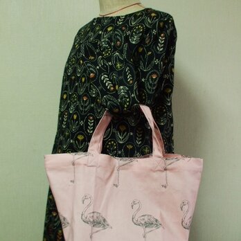 【セール品】フラミンゴ柄プリント トートバック  綿１００％　ピンク色の画像