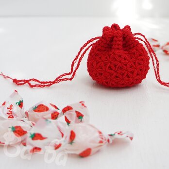 ばあば作、細かいリフ編みの豆巾着（strawberry red・KPPPR10）の画像