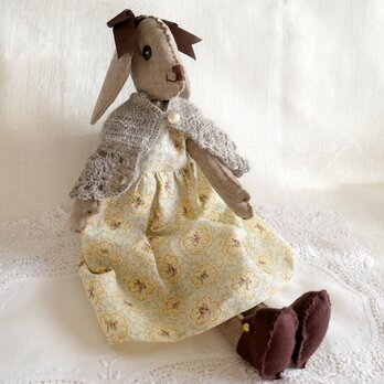 ウサギのクロエ　着せ替え人形　カシミヤ＆リネン ／ハンドメイド・オーダー製作の画像