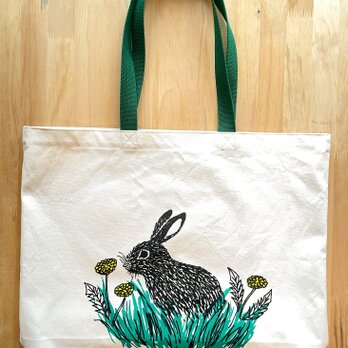 rabbit and dandelion large tote w/long green handleの画像