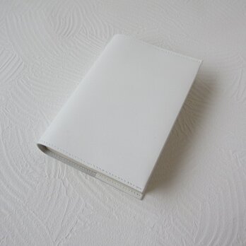 文庫本サイズ対応《ゴートスキン》一枚革のブックカバー・ホワイト・0704の画像