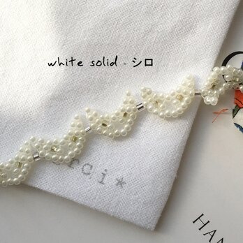 【cat donation CP送料無料】 猫 ビーズ ステッチ ブレスレット シロ solid whiteの画像