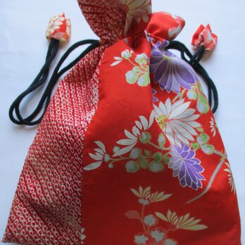 ６９８７　絞りと花柄の着物で作った巾着袋　＃送料無料の画像