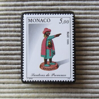 モナコ　人形切手ブローチ 8524の画像