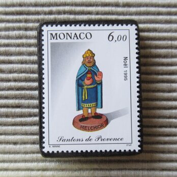 モナコ　人形切手ブローチ 8526の画像