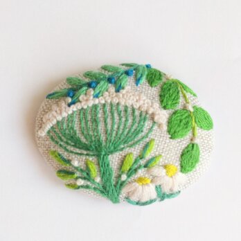 草花の刺繍ブローチ・botanicalの画像