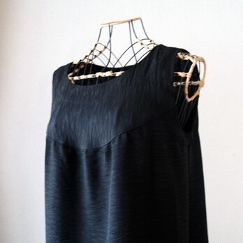 着物リメイク：紋付黒の丸ヨークのワンピース