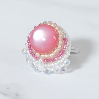 おしゃべりな指輪　63　フリーサイズ　ビーズ刺繍のリング　まる　ピンク　ホワイト　マルチカラーの画像