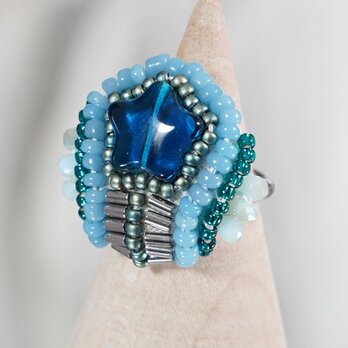 おしゃべりな指輪　82　フリーサイズ　ビーズ刺繍のリング　スター　ブルーの画像