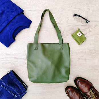 【イタリアンレザー】一枚革のクラフトマントートバッグ（A4/シンプル/メンズ/レディース/プレゼント/A4）グリーンの画像