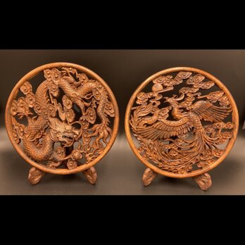 龍神鳳凰 2枚セットスタンド付 20ｃｍ アンティーク調（龍・鳳凰) 参次元彫刻の画像