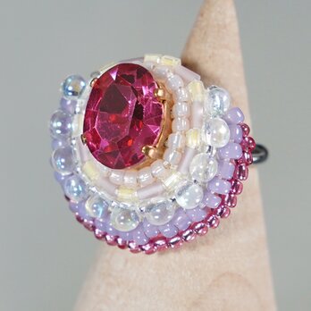おしゃべりな指輪94 フリーサイズ　ビーズ刺繍のリング　ピンク　パープルの画像