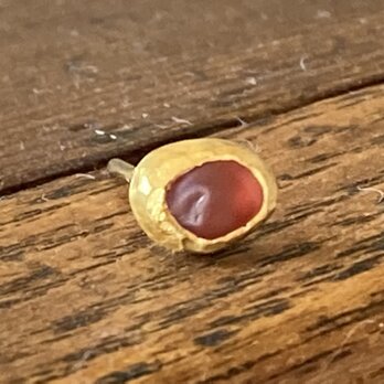 K24 Pure Gold+Raw Red Spinel◆純金 レッドスピネル原石スタッドピアス(片耳分）の画像