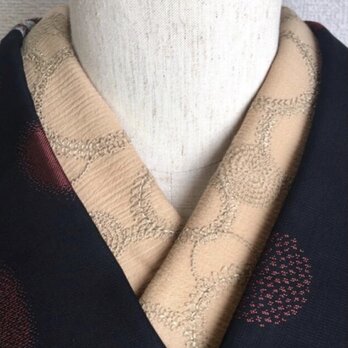 綿の刺繍半衿 サークル刺繍 うす茶の画像