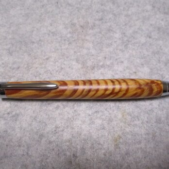 肥松（黒松）ジン　琥珀脂　霜降り　キヌカオイル仕上げ　木軸シャープペンシルの画像