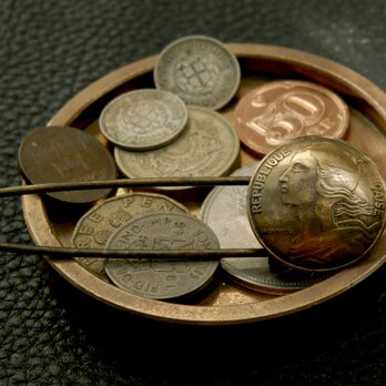 ＃B20　France Coin Broochの画像