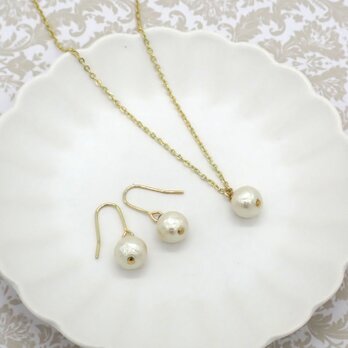 《４色から選べる》コットンパールネックレス＆ピアス／イヤリングセットの画像
