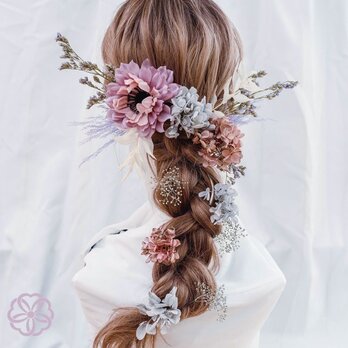くすみピンクのラプンツェル風ヘッドドレス　ドライフラワーの髪かざり　ドレス　結婚式ヘア　成人式ヘアの画像