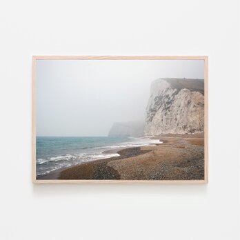 霧に包まれた海辺 / アートポスター インテリア 2L〜 アート写真 横長 海 ビーチ ランドスケープ 自然 風景の画像