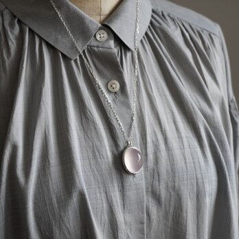 rose quartz necklaceの画像