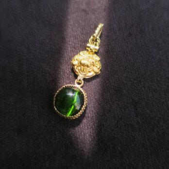 K18 Tourmaline cat's Antique goldparts pendant topの画像