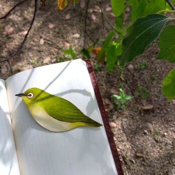 再販　本革　鳥　めじろ　ブックマークの画像