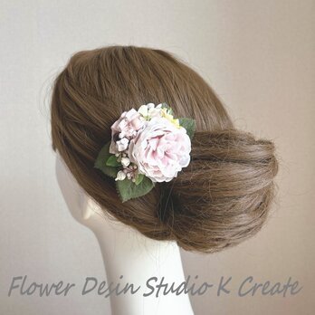 小さなピンクの薔薇のヘアクリップ　結婚式　ウェディング　お出掛け　発表会　ヘアクリップ　髪飾り　ピンク　フォーマル　七五三の画像