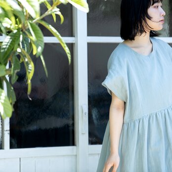 Linen＆Organiccottonガーゼ　ゆったり半袖ロングワンピース【ジュニパーベリー染／ボタニカルダイ】の画像