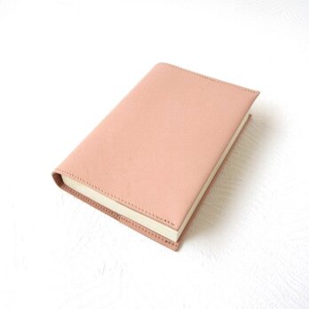 文庫本サイズ《カーフスキン》サーモンピンク・マイクロシュリンク・一枚革のブックカバー0676の画像