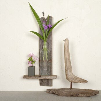 板流木と浜辺の漂着びんの花器、フラワーベース　一輪挿し　木の花瓶　wood vase　流木の花器　２ー１の画像