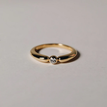 〈K18・プラチナ〉 orb ダイヤモンドリング 0.069ct 指輪 18金〈VR091〉の画像