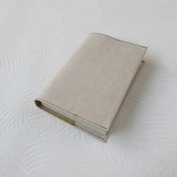 文庫本サイズ《牛革》マーブルホワイト・ソフトレザー・一枚革のブックカバー0184の画像