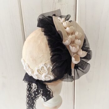 ドール用スズランのスモールヘッドドレス(MLフリー・黒ベースアンティークホワイト)の画像