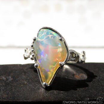 エチオピア オパール リング / rough Ethiopian Opal Ring llの画像