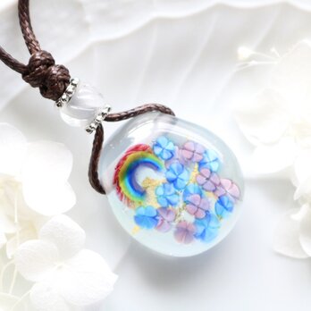 ☆オフシーズンSALE☆虹と紫陽花のとんぼ玉ガラスペンダント　金箔入りの画像