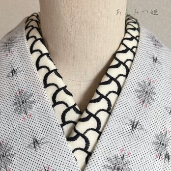 綿の刺繍半衿 モノクロの分銅繋ぎの画像