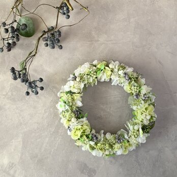 たっぷりの３種の実とグリーンのリース　アーティシャルフラワー　造花　通年　結婚祝い　ギフト　キャンドルホルダーの画像