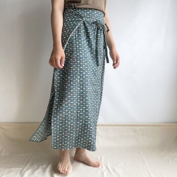 【1点もの】四角布のスカート 着物リメイク -絹 紬 着物地 青緑に松竹梅（ヴィンテージ） SK299の画像