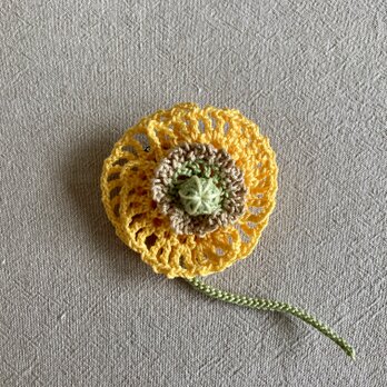 レース編み＊お花ブローチ（黄色の芥子）の画像