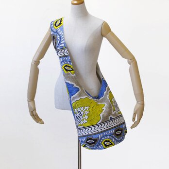 アフリカ布のショルダーバッグ（カンガ）斜めがけ たすき掛け 大きめ ヨガ ピラティス