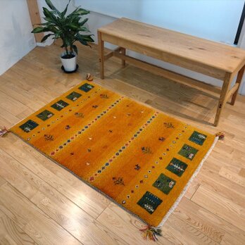 ペルシャ　ギャッベ　122x80cm　黄金色　パネル　RJ2490の画像