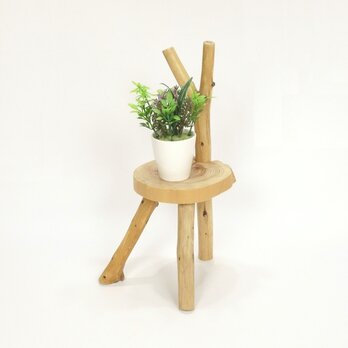 【温泉流木】椅子型かわいい丸太の飾り台スタンド011バランス枝 置台 ミニ花台 流木インテリアの画像