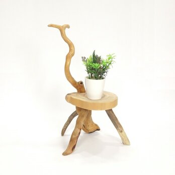 【温泉流木】椅子型かわいい丸太の飾り台スタンド013うねり枝 置台 ミニ花台 流木インテリアの画像