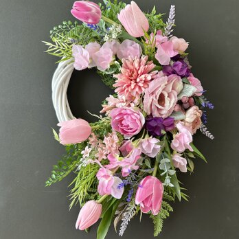 TULIP wreathの画像